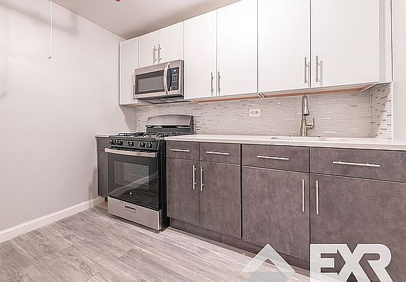 4th image of 1367 Dean St #B