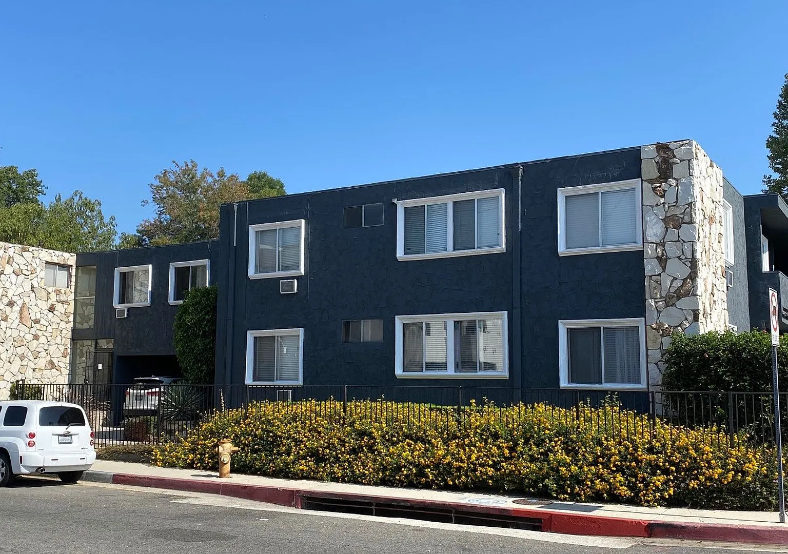 7305 Kester, Van Nuys — Photo 1