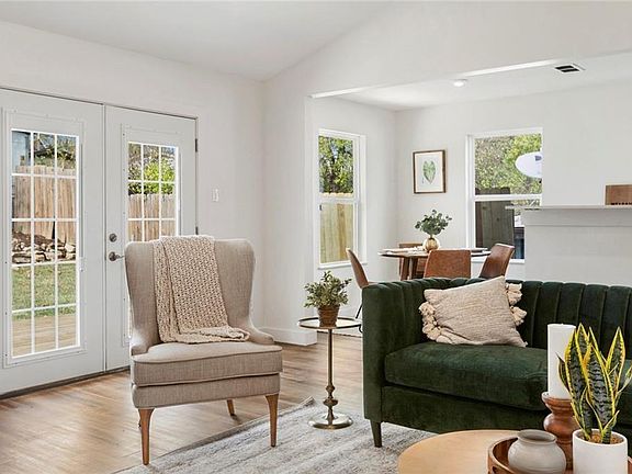 3rd image of 5104 Hedgewood Dr