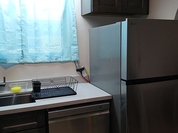 4th image of 2894 Franklin Ave