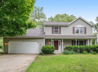 909 Berkshire Dr, Kalamazoo, MI