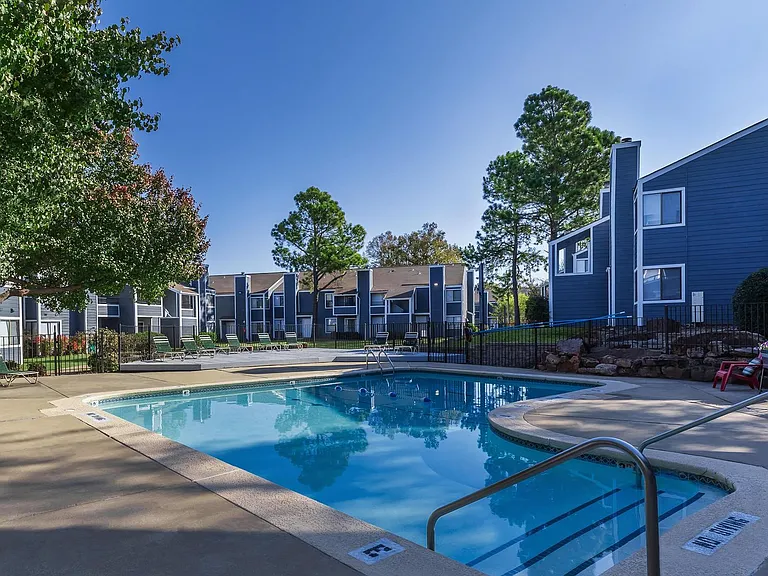 Cedar Lake Apartments — Photo 27
