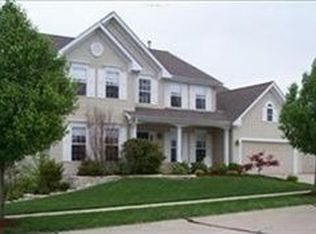 2141 Avalon View Dr, Fenton, MO 63026