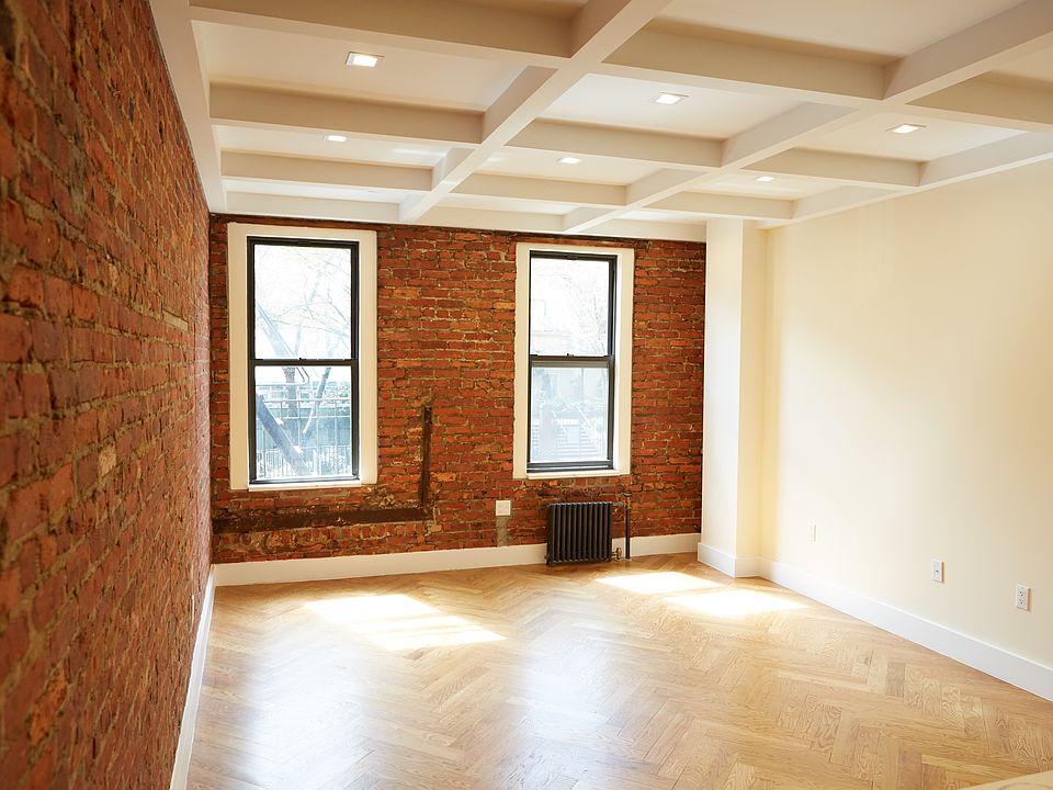 1st image of 921 Washington Ave #162