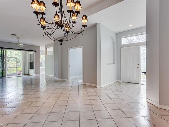 4th image of 822 Grafton Ct #6