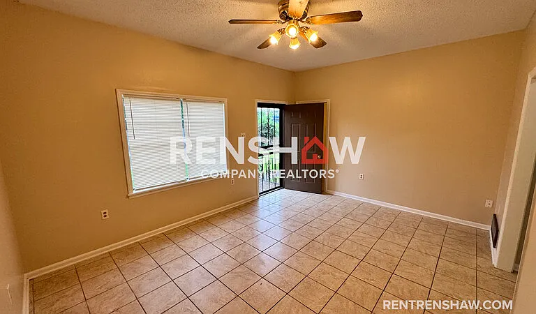 663 Moss Rd — Photo 2