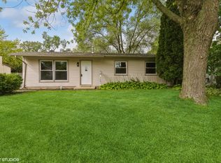 36670 N Beverly Ave, Gurnee, IL 60031