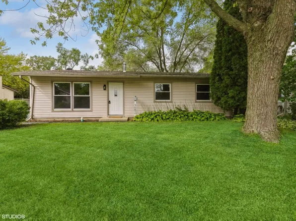 36670 N Beverly Ave, Gurnee, IL 60031