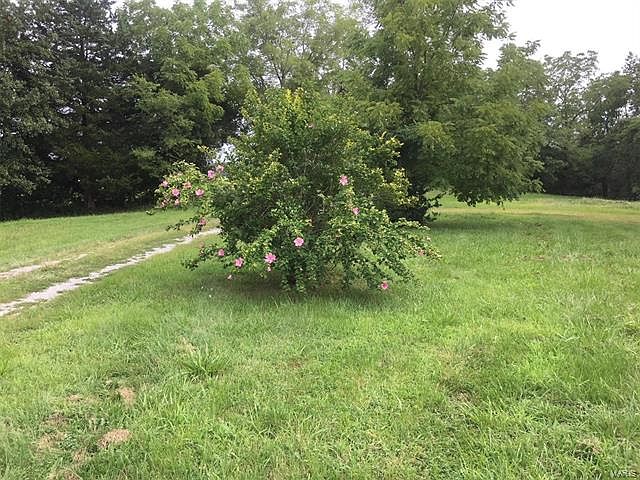 2nd image of 505 Crestview Ln