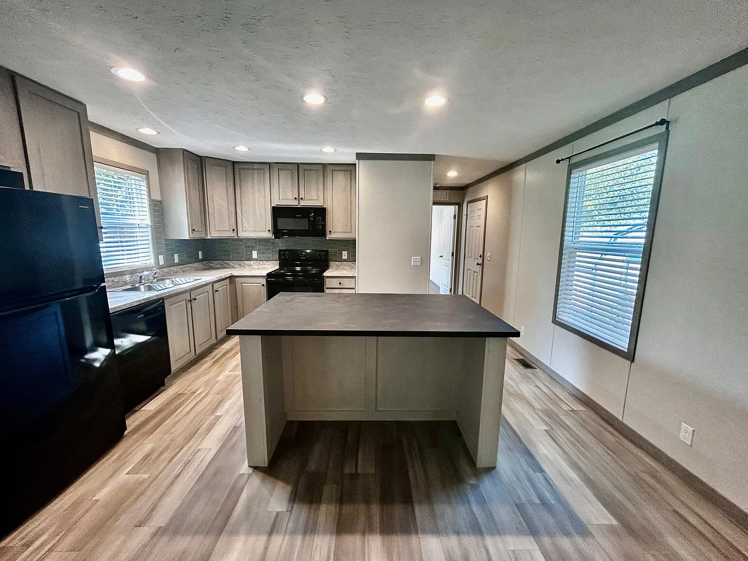 Hickory Knoll — Photo 3