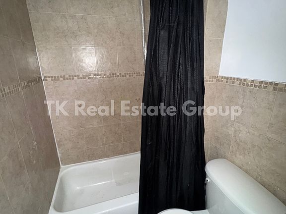 4th image of 305 49th St APT 1A