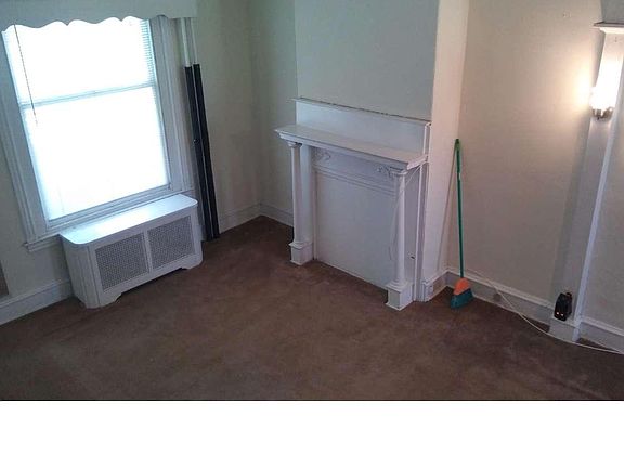 4th image of 1417 N Alden St