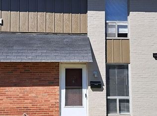 115 College Park Dr, Coraopolis, PA 15108
