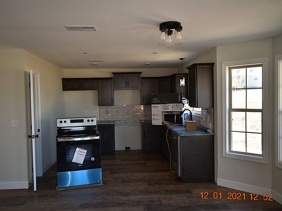 3rd image of 79 Chestnut Hl Lot 79