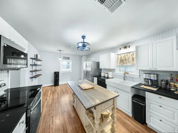 8216 Alton, Selma, TX 78154