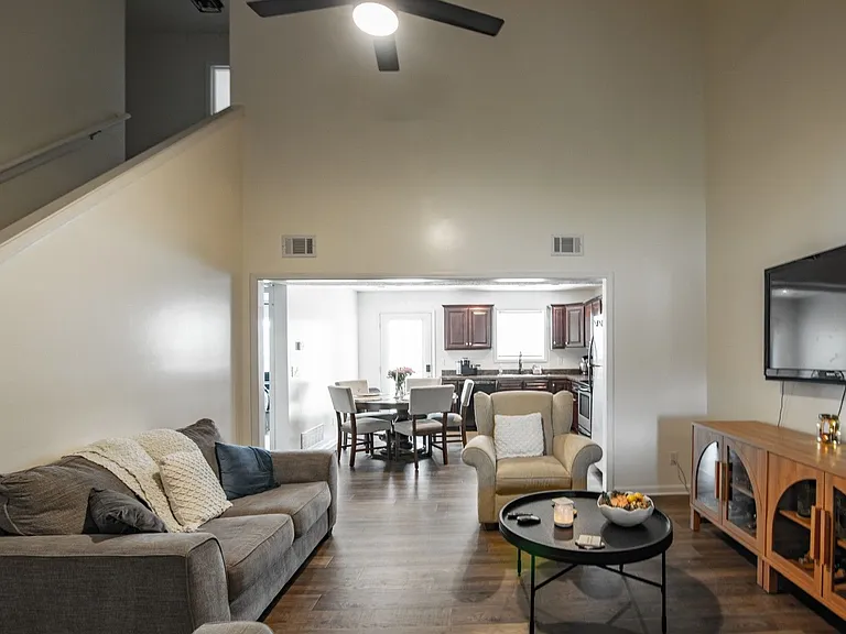 114 Twin Lakes Dr — Photo 9