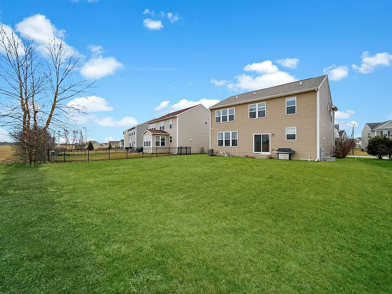 4255 Fraser Cir — Photo 40