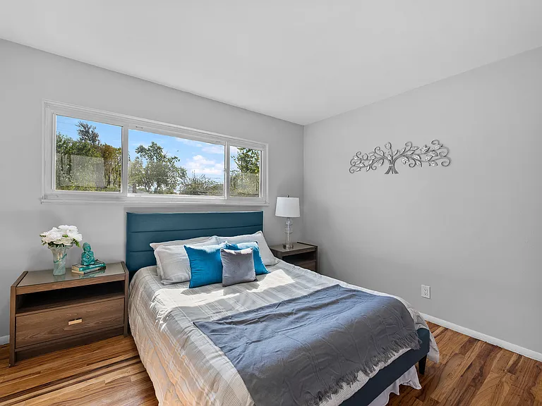 2268 Serra Dr — Photo 14