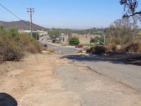 2nd image of 28165 Valley Center Rd