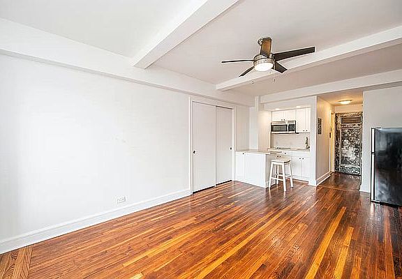 4th image of 320 E 42nd St APT 2107