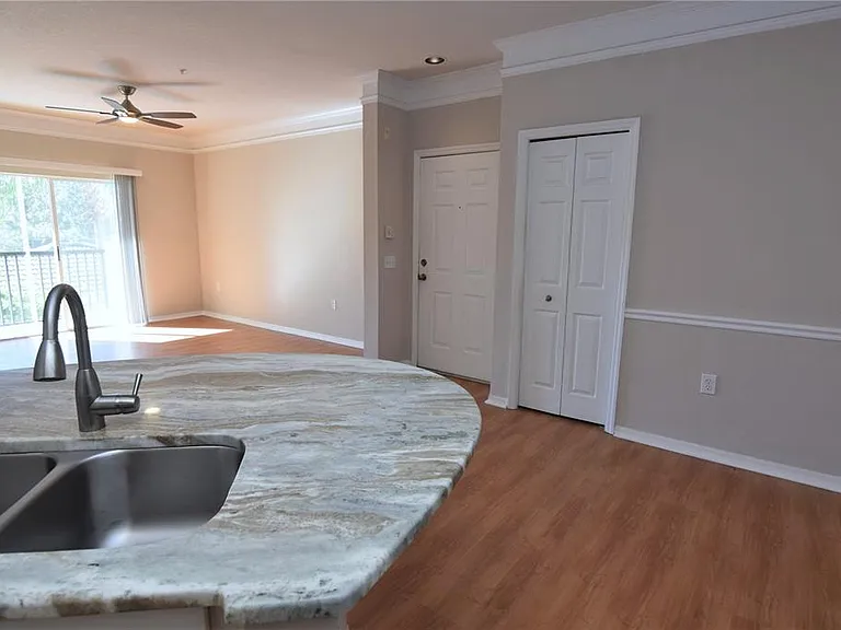 5122 Northridge Rd #202 — Photo 10