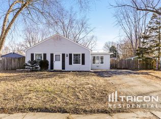 71 Amesbury Rd, Montgomery, IL 60538