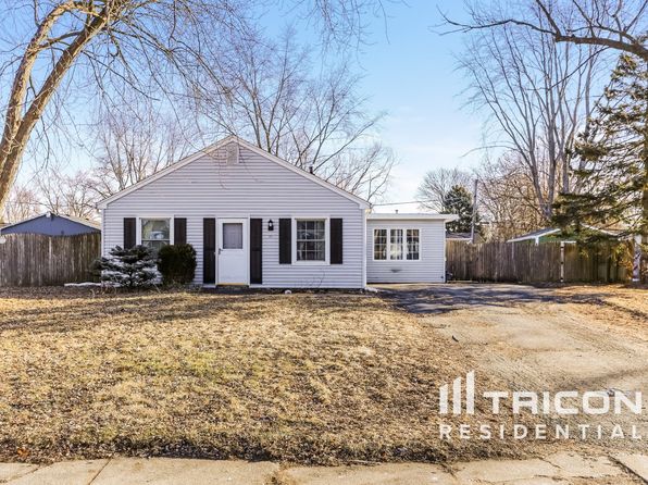 71 Amesbury Rd