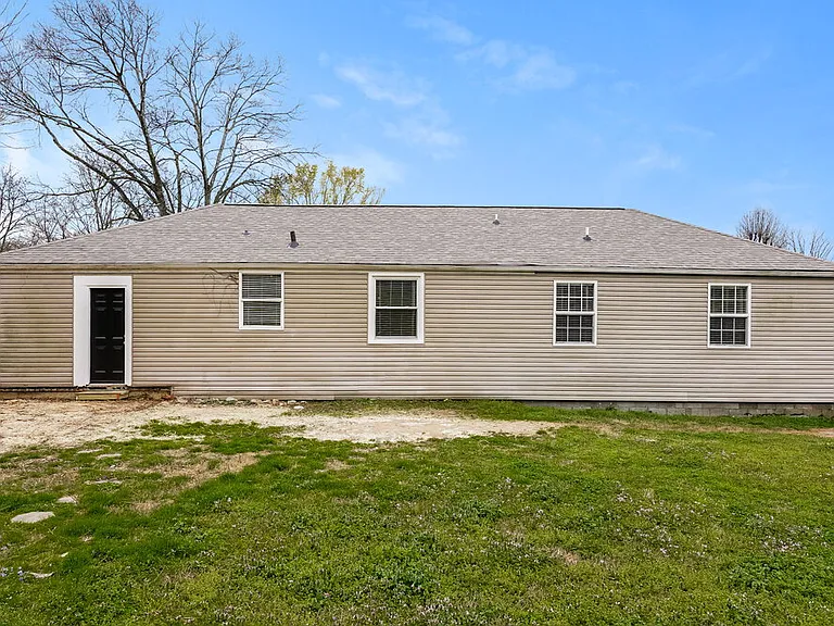123 Ray Ave — Photo 16