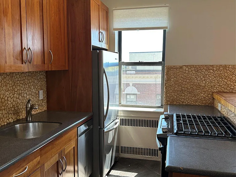 300 Main St #6K — Photo 18