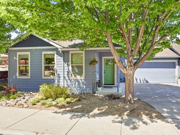 969 Overlook Dr, Ashland, OR 97520