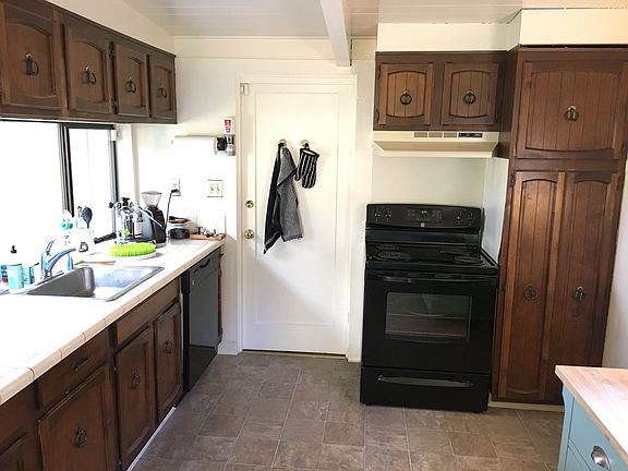 3rd image of 3271 Bryant St