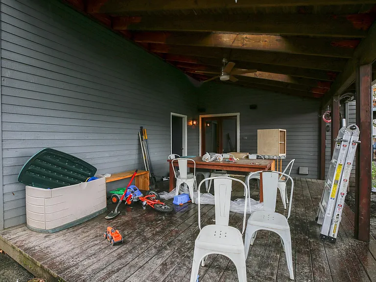 1555 SW Gilson Ct — Photo 38