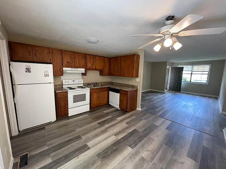 741 Village Green Dr NW #741 — Photo 4