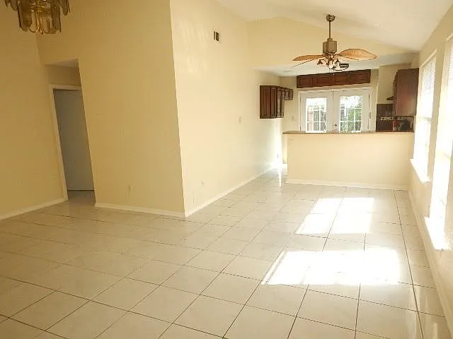 Building Photo - 3441 Catalina Dr