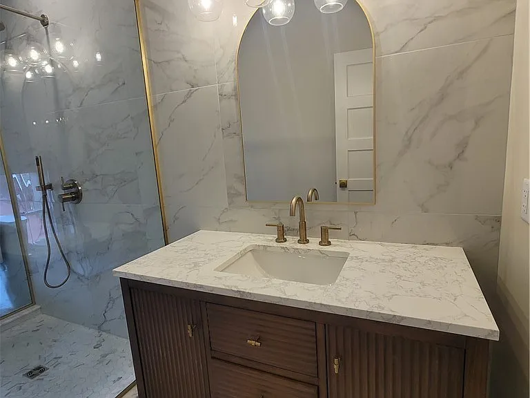 884 Main St #4 — Photo 13