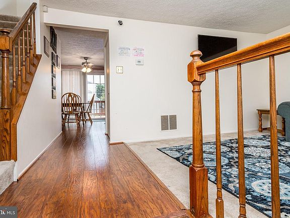 4th image of 46 Running Brooke Dr
