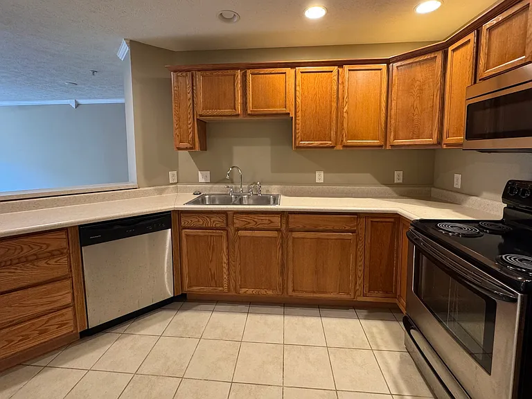 1475 Autumn Oak St — Photo 6