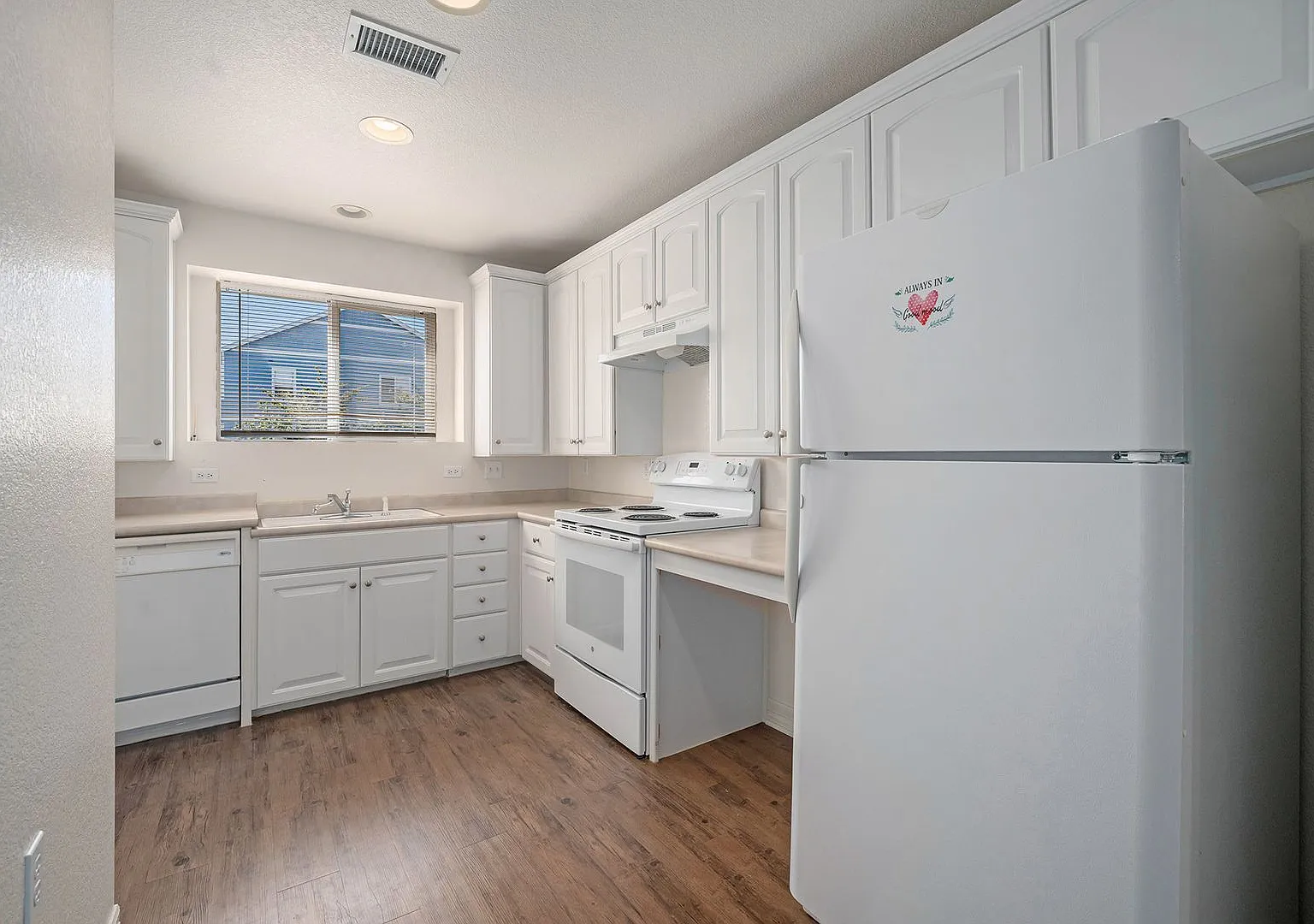Available October 1st - Close To The Airport And Main Highways! — Photo 2