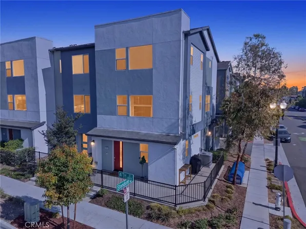 1016 E 4th St, Santa Ana, CA 92701