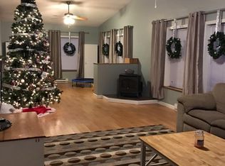 77 Island Rd, Lunenburg, MA 01462