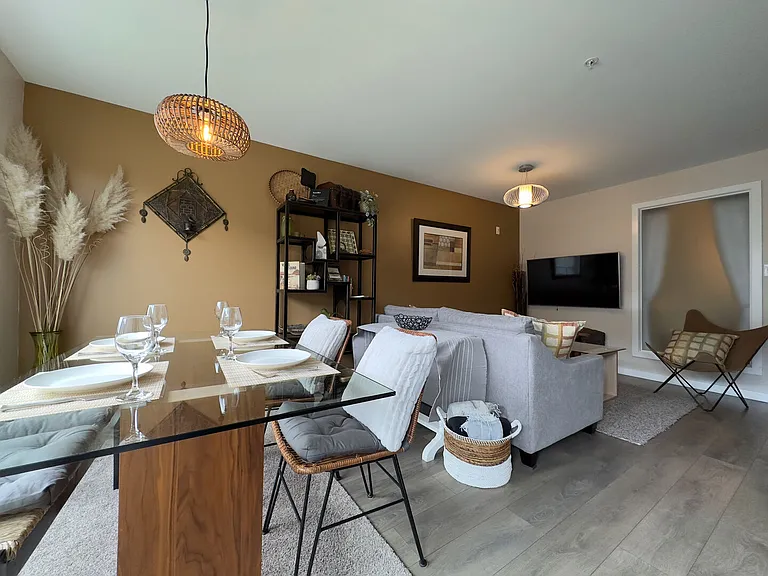 517 Fisgard St #312 — Photo 6