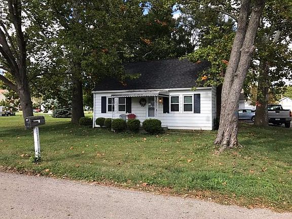 3rd image of 545 Hickory Aly