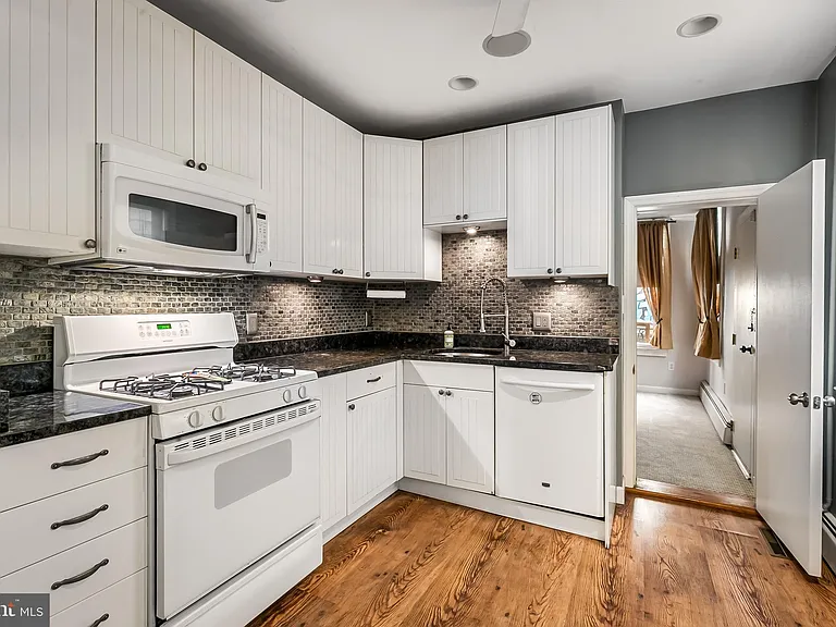719 S Montford Ave — Photo 15