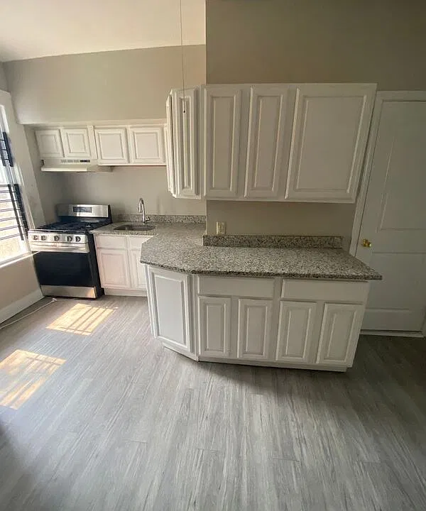 351X Greenmount Ave