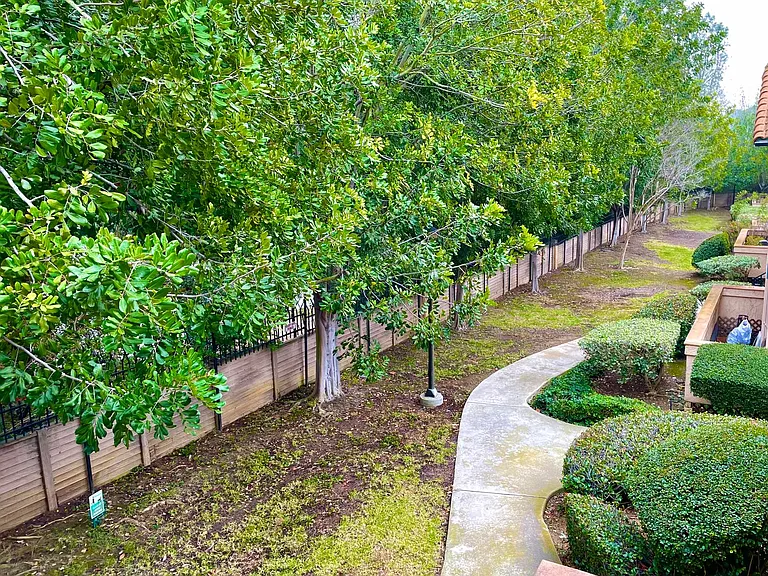 11329 Avenida De Los Lobos #G — Photo 8