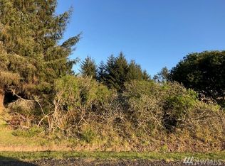 257 S Razor Clam Dr SW, Ocean Shores, WA 98569