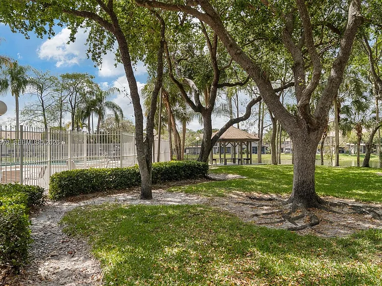 9161 Vineyard Lake Dr #9161 — Photo 52
