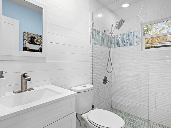 3rd image of 6635 Warwick Cir