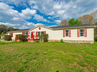 218 Edgewater Dr, Chickamauga, GA 30707