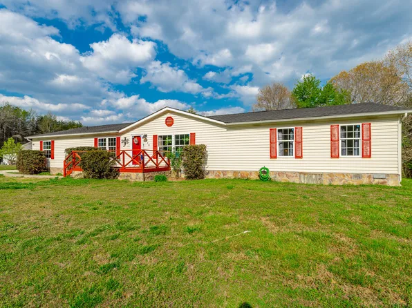 218 Edgewater Dr, Chickamauga, GA 30707